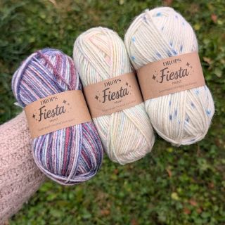 Nové přírůstky 🍇🦄❄️ Máme naskladněné nové vzory oblíbené Drops FIESTA - moruše, kouzelný sen a ledové krystaly....